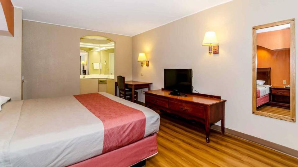 Motel 6-Newark, De Eksteriør billede