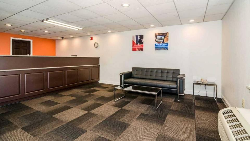 Motel 6-Newark, De Eksteriør billede