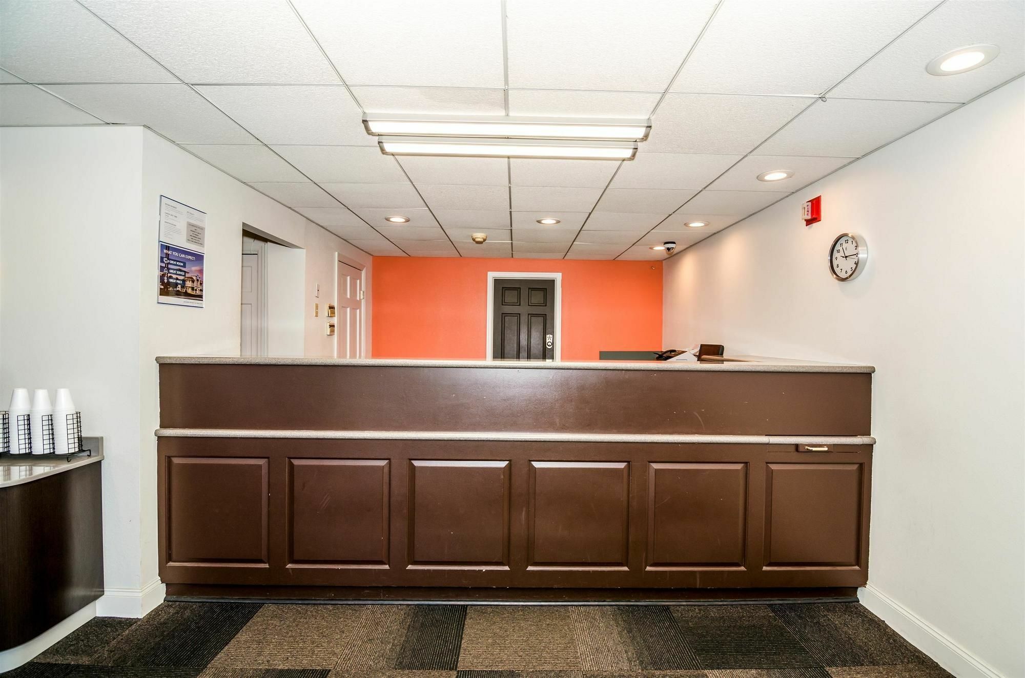 Motel 6-Newark, De Eksteriør billede