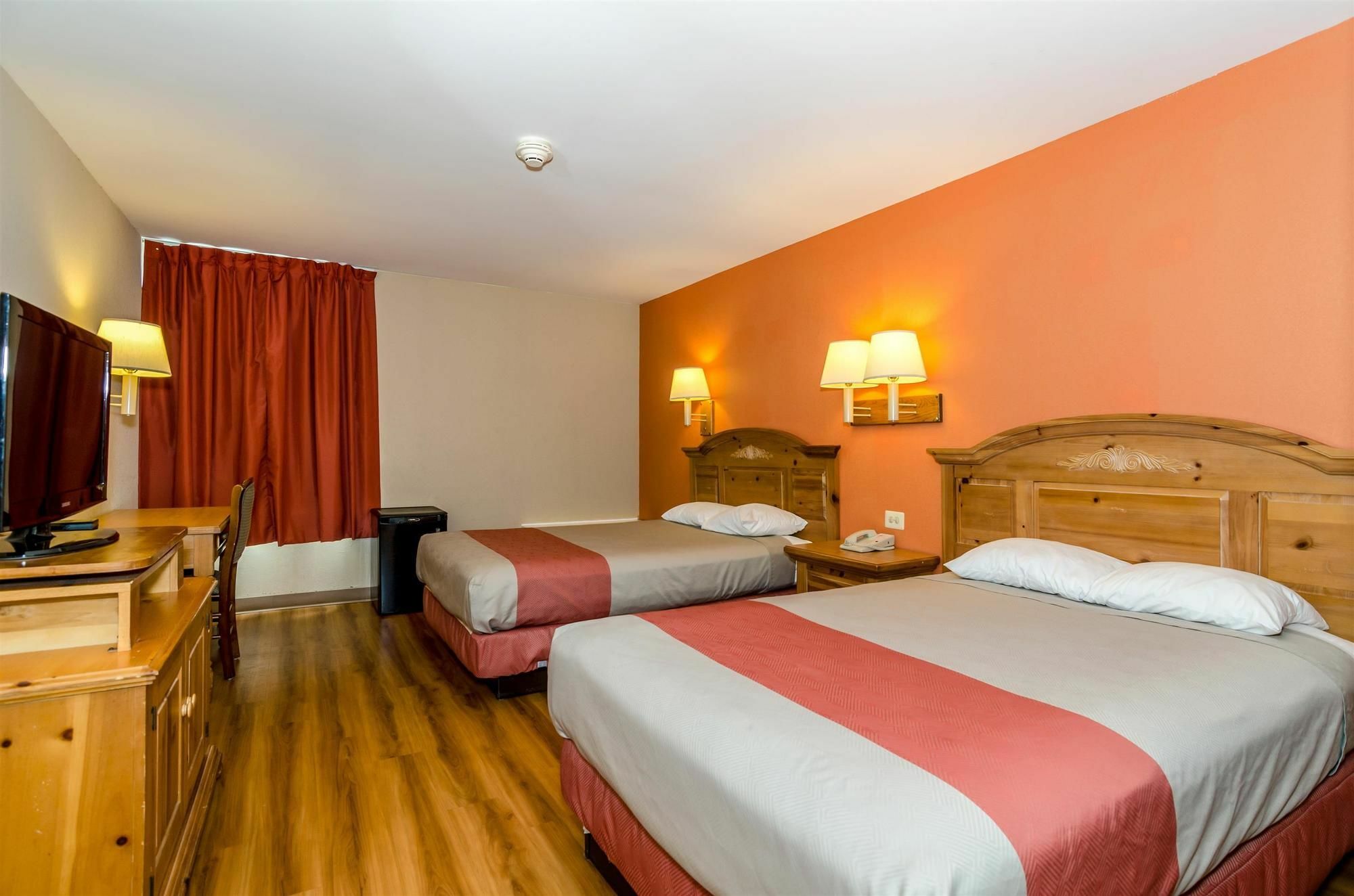Motel 6-Newark, De Eksteriør billede